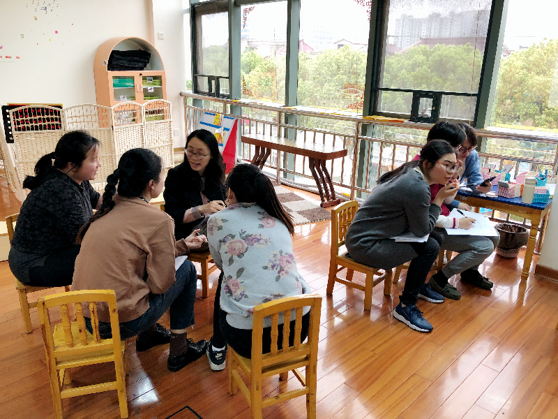教研中成长反思中起航徐泾幼儿园开展室内运动研讨活动