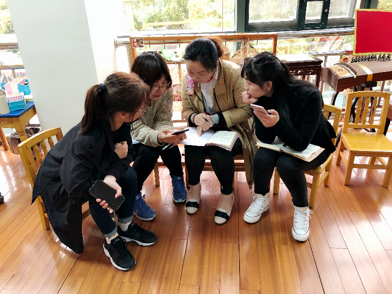 教研中成长反思中起航徐泾幼儿园开展室内运动研讨活动